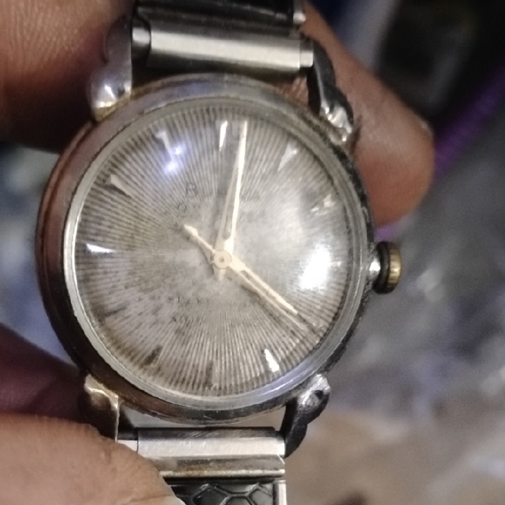 Bulova 23 Jewel Aitomatic Watch With Six Adjustments